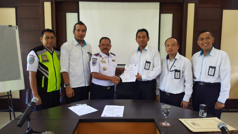 Penandatanganan Perpanjangan Perjanjian Kerja Sama Penggunaan Sewa Perairan Tersus PT. PJB Paiton dengan KSOP Probolinggo