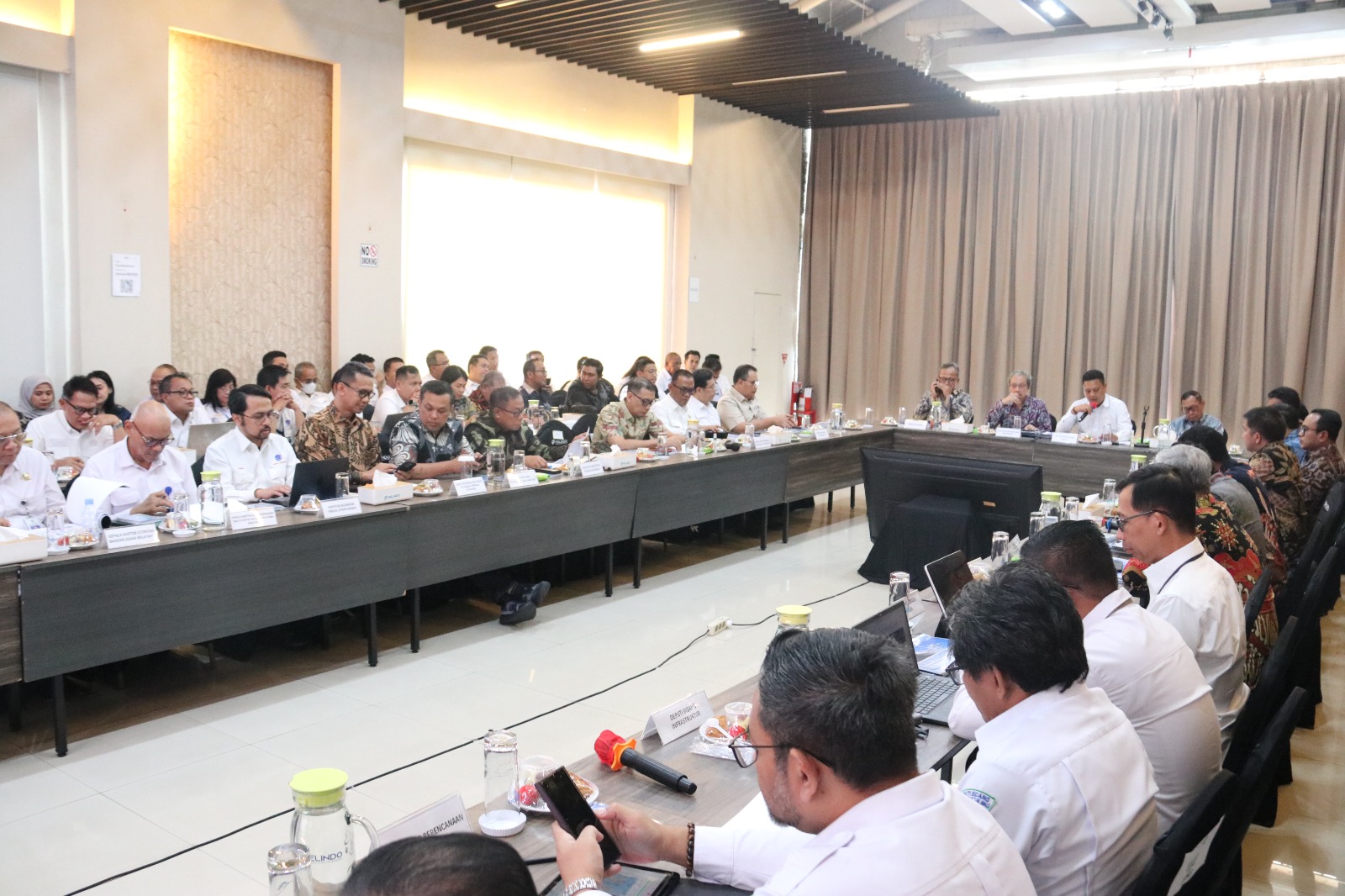 Kawal Kelaiklautan dan Fasilitas Pelabuhan, Komisi V DPR RI Tinjau Langsung Urat Nadi Maritim Makassar