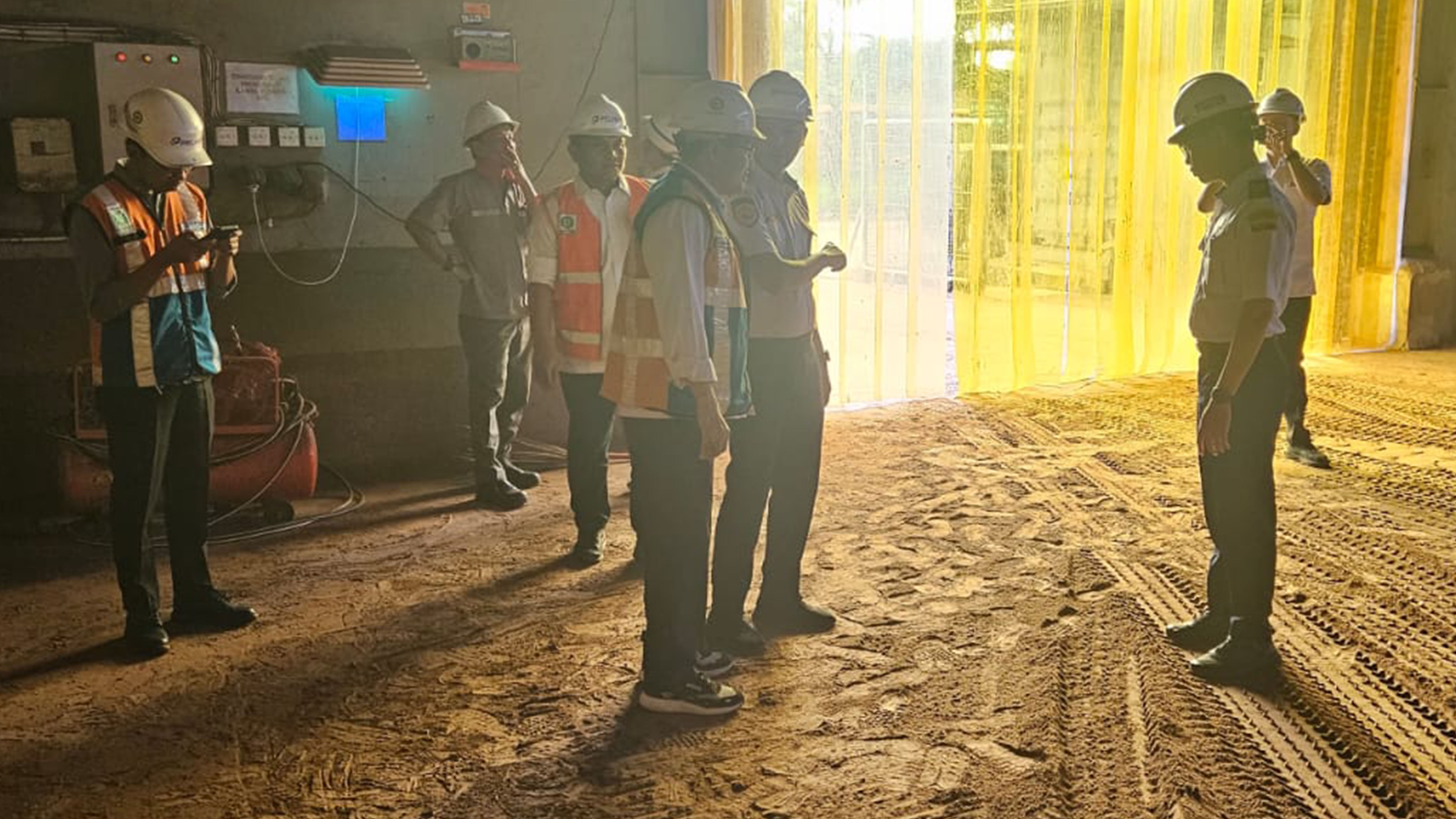 Kantor KSOP Kelas I Dumai melakukan Peninjauan Lapangan Monitoring dan Evaluasi Standar Kinerja Pelayanan Operasional Pelabuhan Dumai Triwulan II 2026.