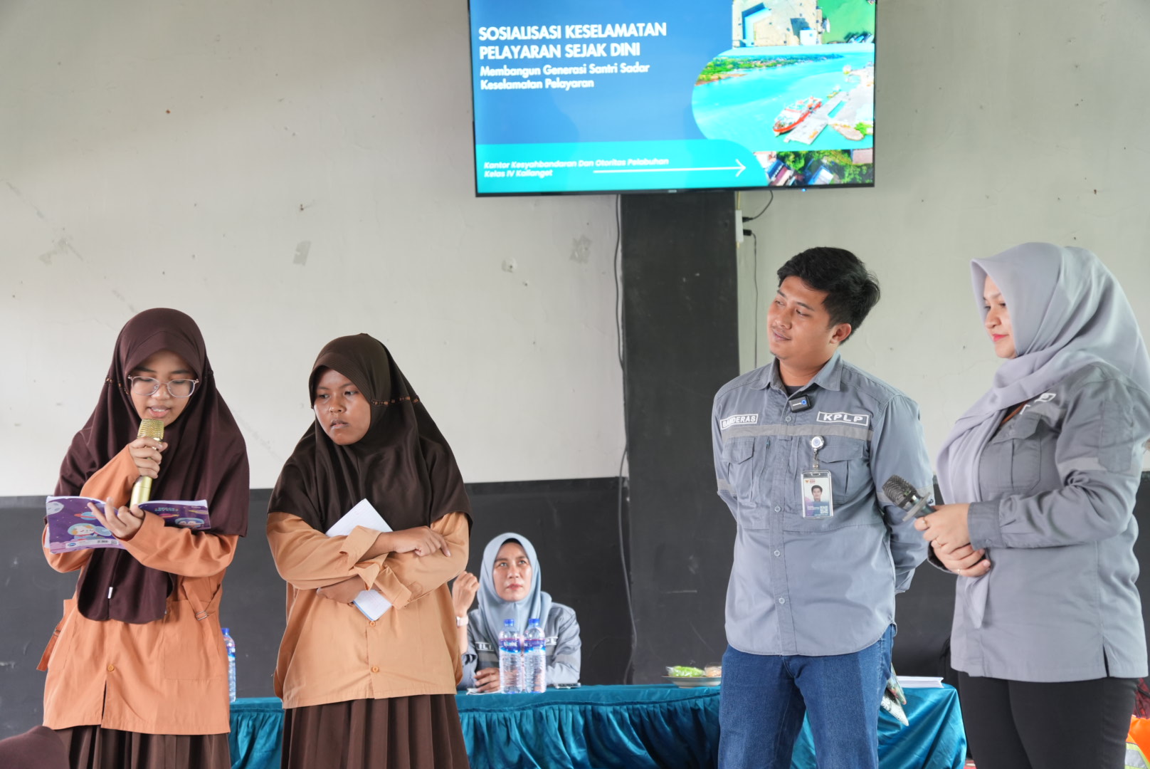 Tingkatkan Kesadaran Maritim Sejak Dini, KSOP Kalianget Sukses Gelar Sosialisasi Keselamatan Pelayaran di Ponpes Raudhatut Thalibin