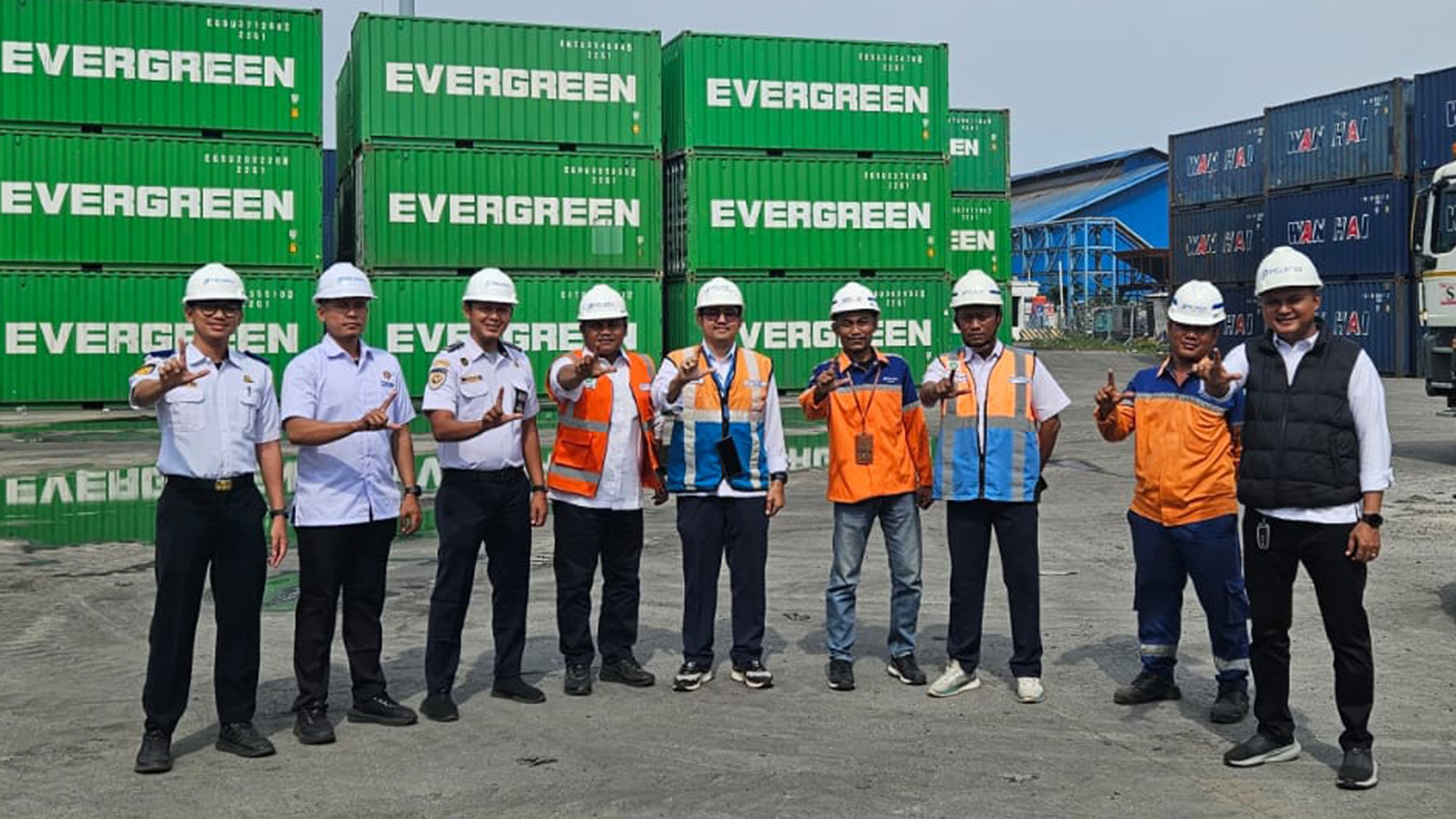 Kantor KSOP Kelas I Dumai melakukan Peninjauan Lapangan Monitoring dan Evaluasi Standar Kinerja Pelayanan Operasional Pelabuhan Dumai Triwulan II 2026.