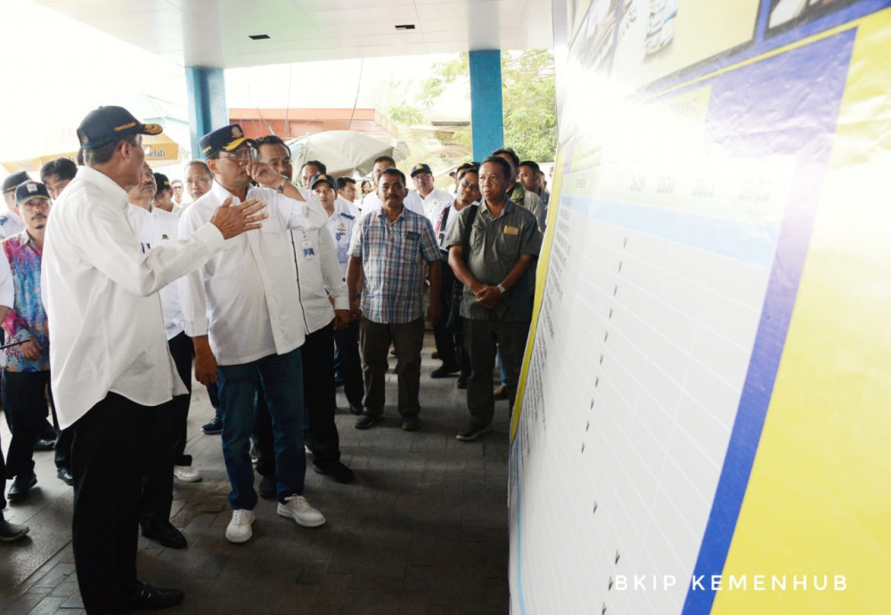 Menhub Tinjau Proyek Penataan Angkutan Sungai Musi Palembang