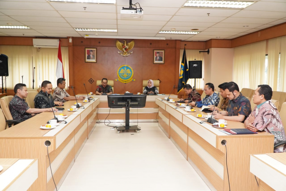 KAPAL KN SAROTAMA P-112 PATROLI DI PERAIRAN NATUNA DALAM RANGKA PENGAMANAN ANGKUTAN LAUT NATARU