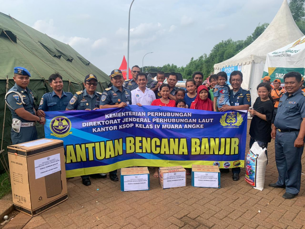 KEMENHUB SALURKAN BANTUAN BAGI KORBAN BANJIR DI KAPUK MUARA