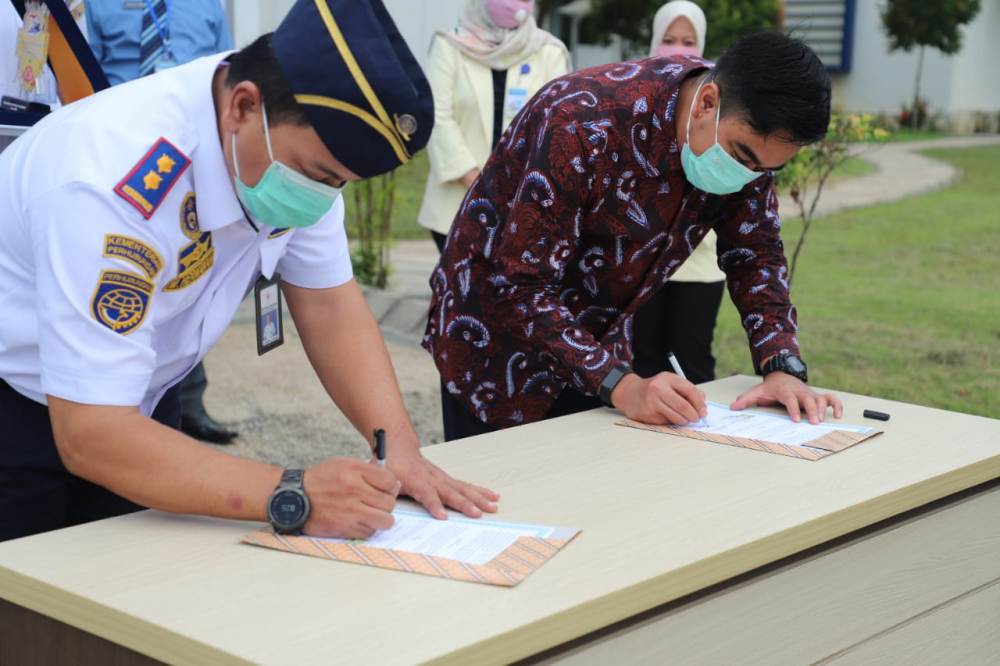 TINGKATKAN LAYANAN KESEHATAN DI ERA ADAPTASI KEBIASAAN BARU, KSOP KELAS III KOTABARU-BATULICIN JALIN KERJASAMA DENGAN RS.MARINA PERMATA