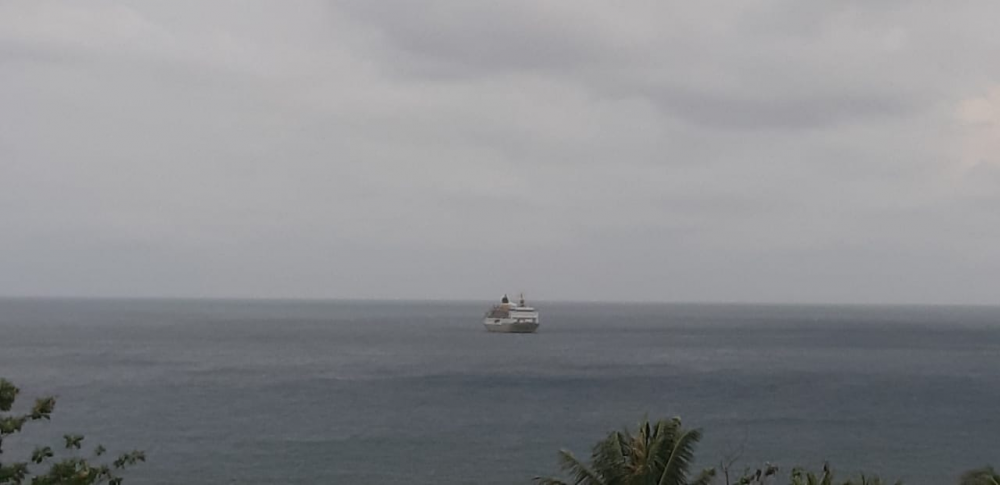 HADAPI CUACA BURUK, KEMENHUB TUNDA KEBERANGKATAN KAPAL JEPARA - KARIMUNJAWA
