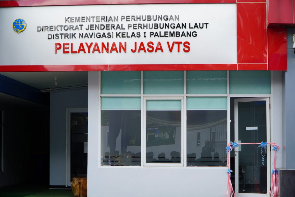 TINGKATKAN PELAYANAN, DITJEN HUBLA RESMIKAN RUANG JASA VTS DAN PPID DI PALEMBANG