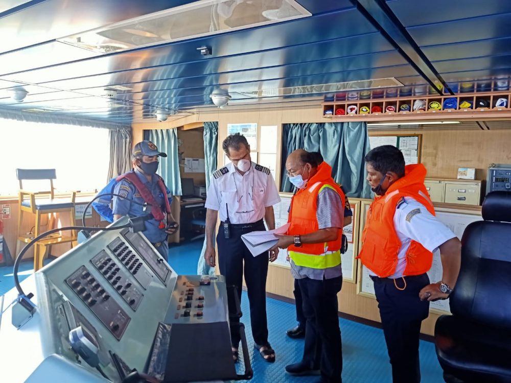 KSOP TANJUNG BALAI KARIMUN LAKUKAN PEMERIKSAAN AWAL MUSIBAH KANDASNYA KAPAL MV. SHARAZ DAN KM. SAMUDERA SAKTI I