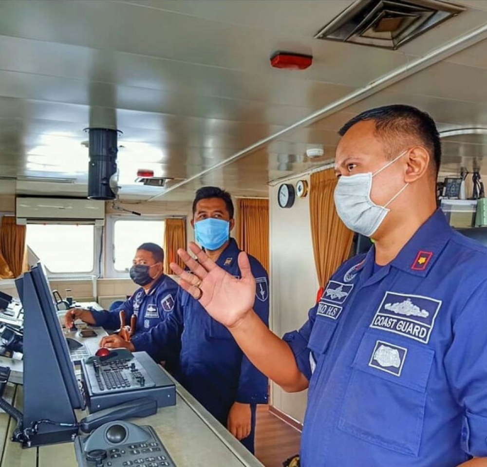 KEMENHUB KERAHKAN KAPAL PATROLI KPLP EVAKUASI KORBAN TENGGELAMNYA KAPAL KM. SUMBER ARUM DI PERAIRAN BANJARMASIN