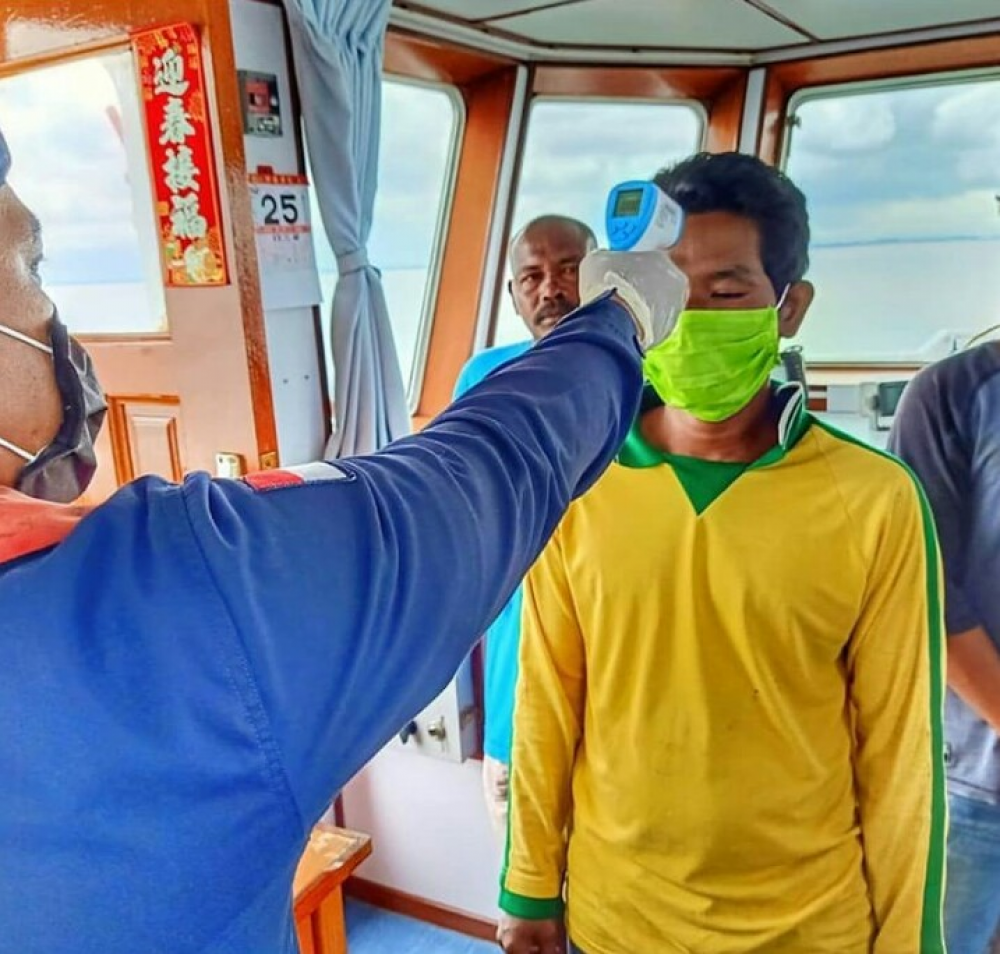 KEMENHUB KERAHKAN KAPAL PATROLI KPLP EVAKUASI KORBAN TENGGELAMNYA KAPAL KM. SUMBER ARUM DI PERAIRAN BANJARMASIN