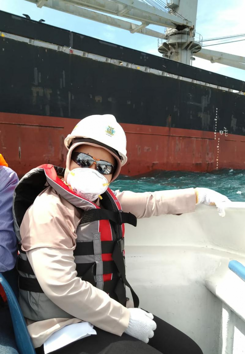 SEBUAH CERITA DIBALIK PERJUANGAN TIM MEDIS COVID 19 SAAT KAPAL ASING MASUKI AREA PELABUHAN DI INDONESIA