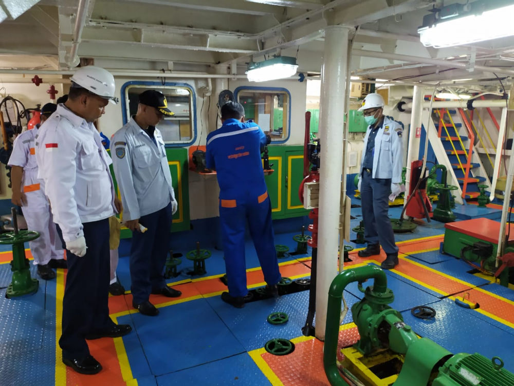 UTAMAKAN ASPEK KESELAMATAN, KEMENHUB PERIKSA KAPAL PENUMPANG YANG LAYANI ANGKUTAN LEBARAN 2020 DI PADANG