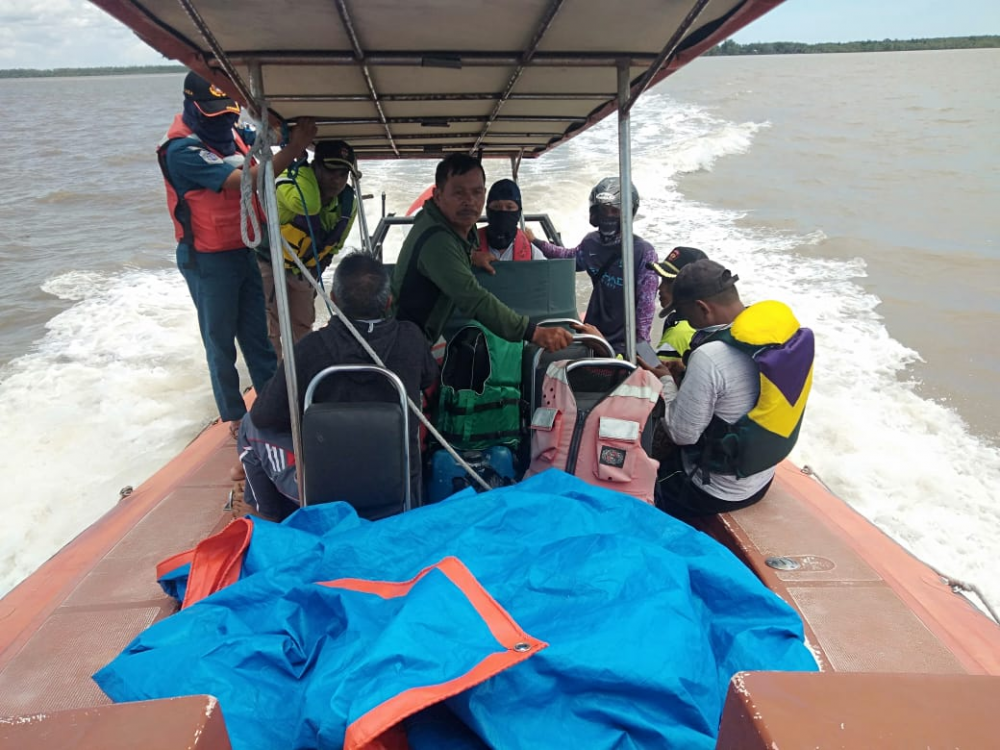 HARI KETIGA PASCA KECELAKAAN, KEMENHUB DAN TIM SAR GABUNGAN TERUS CARI KORBAN SPEED BOAT TENGGELAM DI PERAIRAN BUNYU KALTAR