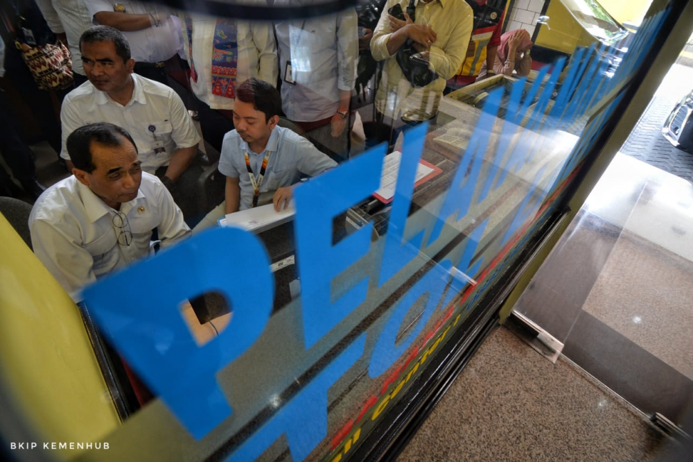 MENHUB SIDAK KANTOR PELNI DI SURABAYA CEK HARGA BARANG DARI KAPAL TOL LAUT