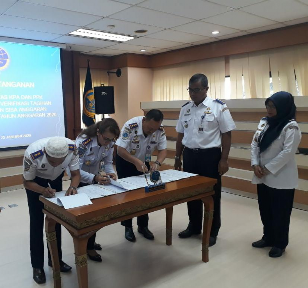 TINGKATKAN INTEGRITAS PELAYANAN ANGKUTAN LAUT PERINTIS, PENGELOLA ANGGARAN DITJEN HUBLA TANDATANGANI PAKTA INTEGRITAS