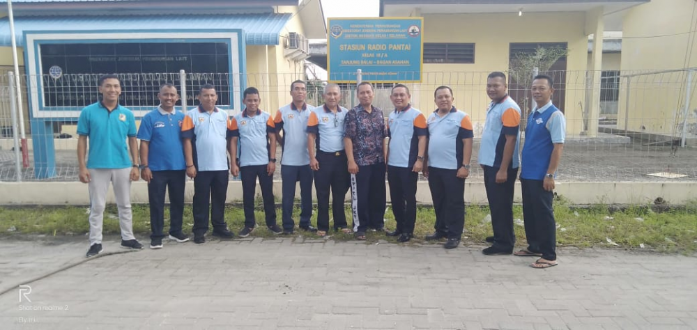 DISNAV BELAWAN CEK PERALATAN KENAVIGASIAN DAN TANAM POHON DI SROP TANJUNG BALAI ASAHAN