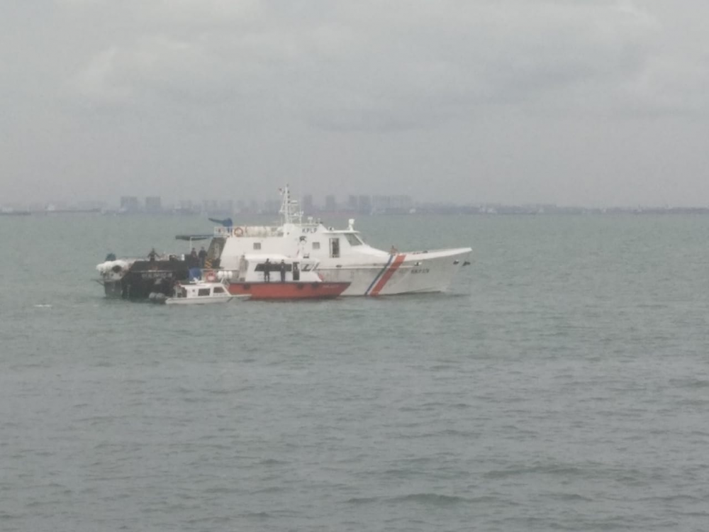 EMPAT ORANG AWAK KAPAL SELAMAT PADA KECELAKAAN KAPAL TB. MULTI SAHABAT 8 DI PERAIRAN BATU AMPAR, BATAM
