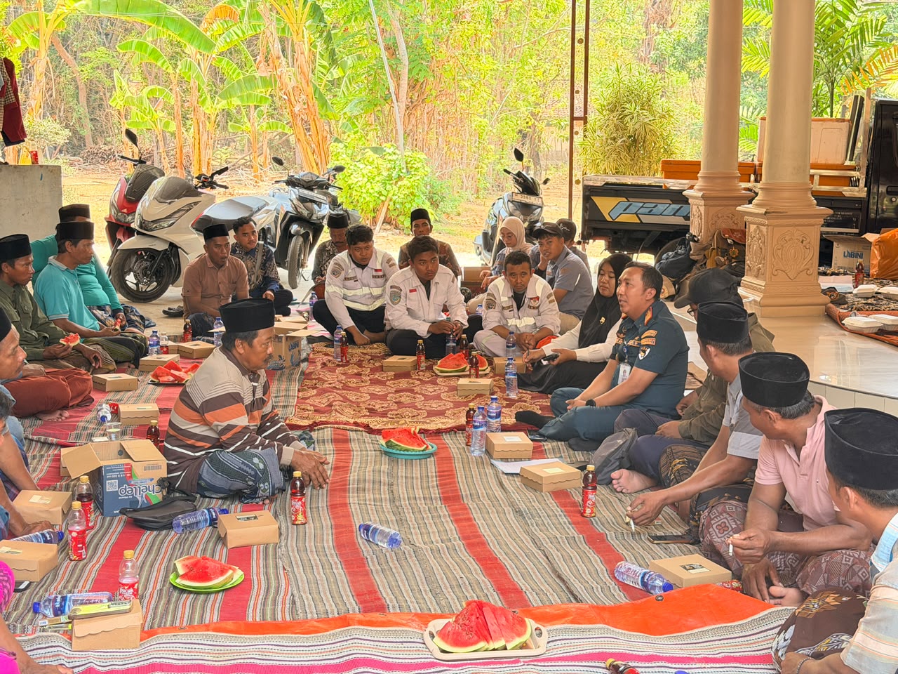 Tingkatkan Keselamatan dan Legalitas Nelayan, KSOP Kalianget Bersinergi dengan Dinas Kelautan dan Perikanan Gelar Sosialisasi Pas Kecil di Tanjung Saronggi Kabupaten Sumenep