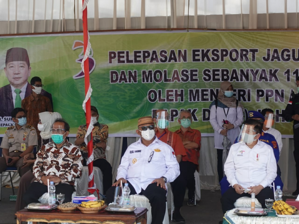 HUT RI KE 75, KEMENHUB OPTIMALKAN PELAYANAN KEPELABUHANAN DUKUNG KESUKSESAN EKSPOR 12.000 TON JAGUNG DAN 11.700 TON TETES TEBU KE PHILIPINA