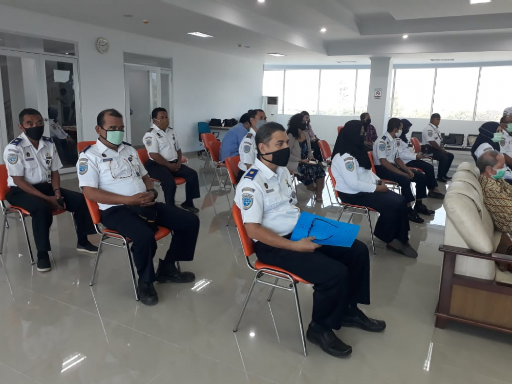 OPTIMALKAN PENGAWASAN PENGANGKUTAN BARANG  BERBAHAYA CURAH PADAT, KEMENHUB GELAR PELATIHAN IMSBC CODE