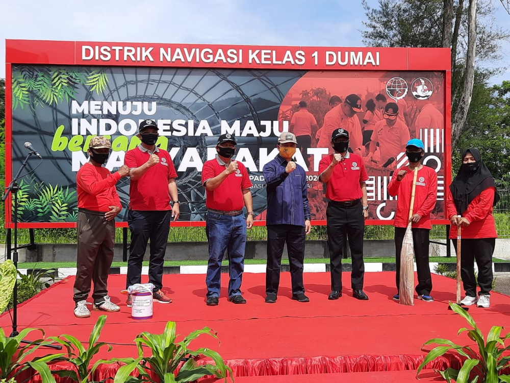 LIBATKAN RATUSAN MASYARAKAT, KEMENHUB GELAR PADAT KARYA DI DUMAI