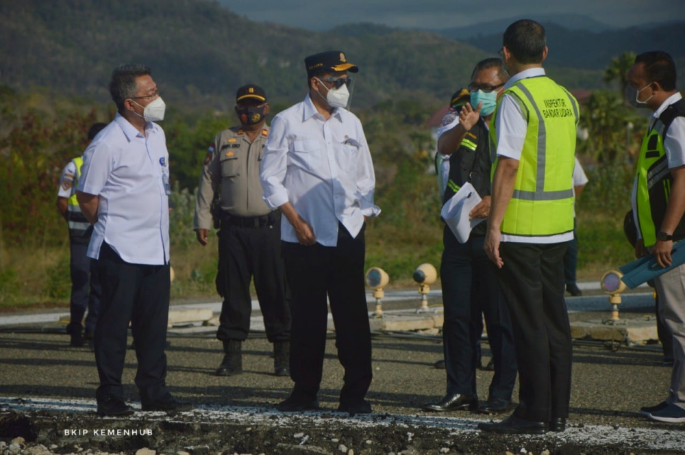 Menhub Pastikan Proyek Bandara dan Pelabuhan di Labuan Bajo Tetap Berjalan