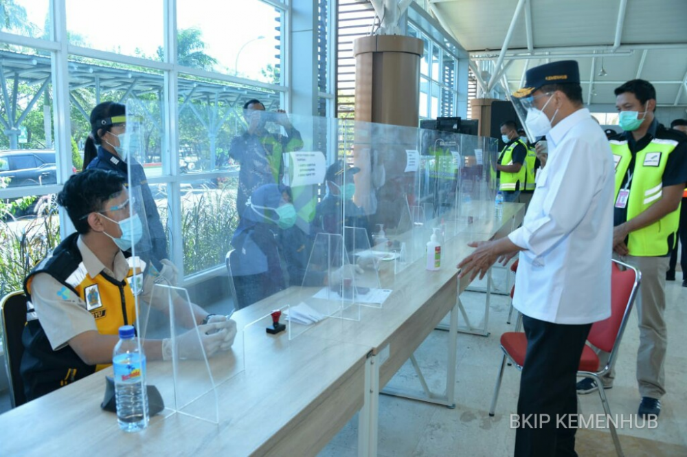 KE LOMBOK, MENHUB CEK KESIAPAN OPERASI DERMAGA DAN TERMINAL PENUMPANG GILIMAS