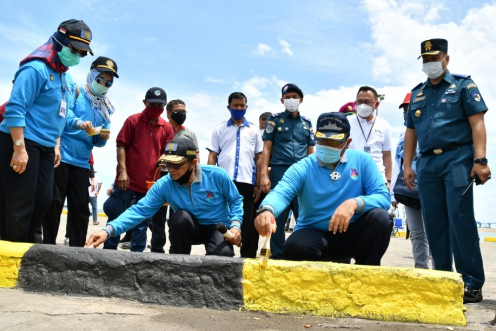 RANGKAIAN HARHUBNAS 2020, KEMENHUB GELAR PADAT KARYA DI LINGKUNGAN PELABUHAN MAKASSAR