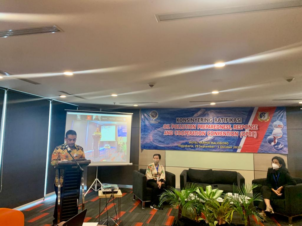 SUSUN ATURAN PENANGGULANGAN TUMPAHAN MINYAK, KEMENHUB BAHAS RATIFIKASI KONVENSI OPRC 1990