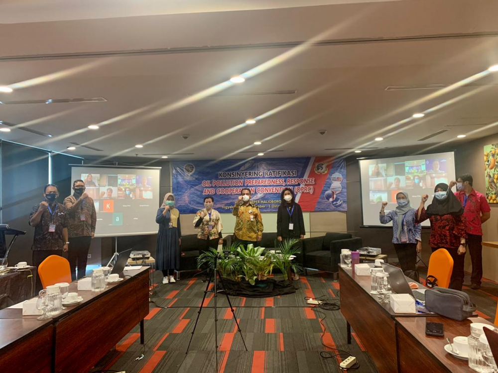 SUSUN ATURAN PENANGGULANGAN TUMPAHAN MINYAK, KEMENHUB BAHAS RATIFIKASI KONVENSI OPRC 1990