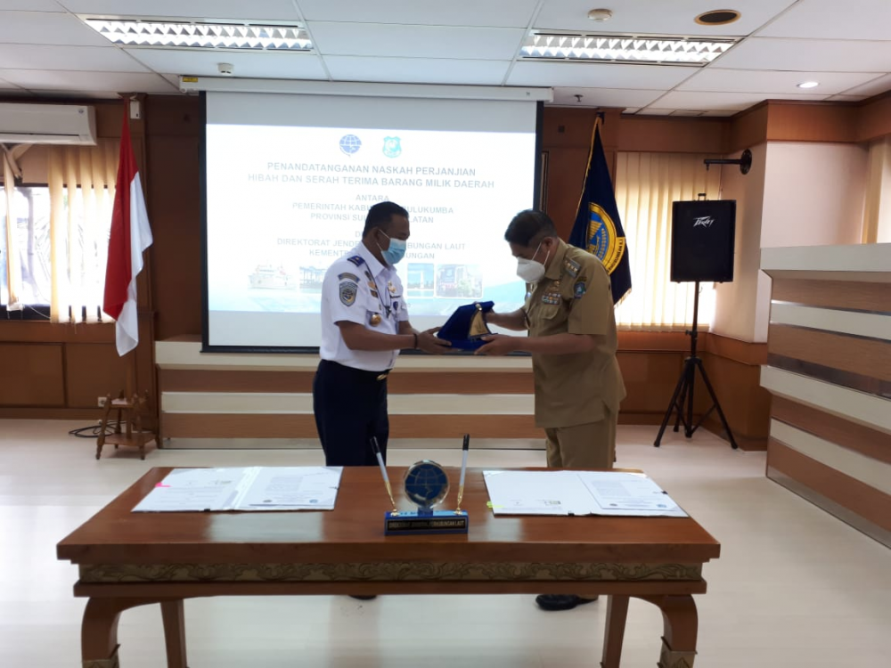 KEMENHUB DAN PEMERINTAH KABUPATEN BULUKUMBA SULAWESI SELATAN TANDATANGANI PERJANJIAN HIBAH DAN SERAH TERIMA BARANG MILIK DAERAH