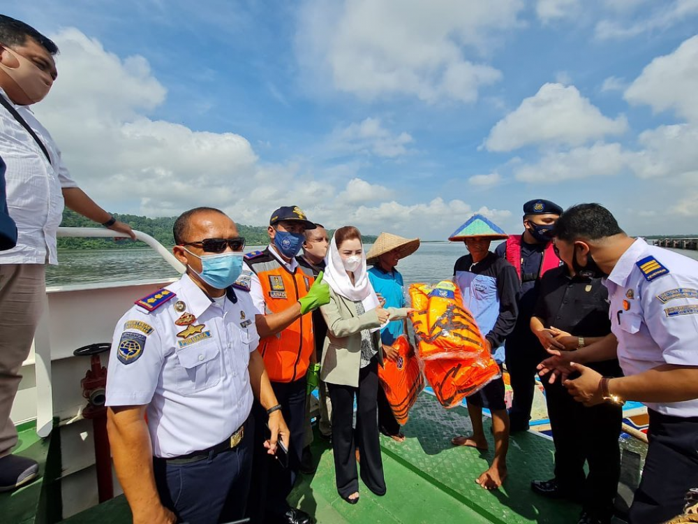 DITJEN HUBLA TURUT BERPARTSIPASI GELAR BAKTI SOSIAL DAN GERAKAN PEDULI KESELAMATAN PELAYARAN