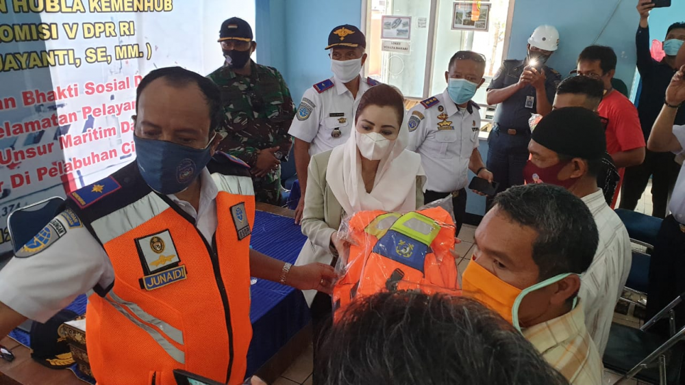 DITJEN HUBLA TURUT BERPARTSIPASI GELAR BAKTI SOSIAL DAN GERAKAN PEDULI KESELAMATAN PELAYARAN