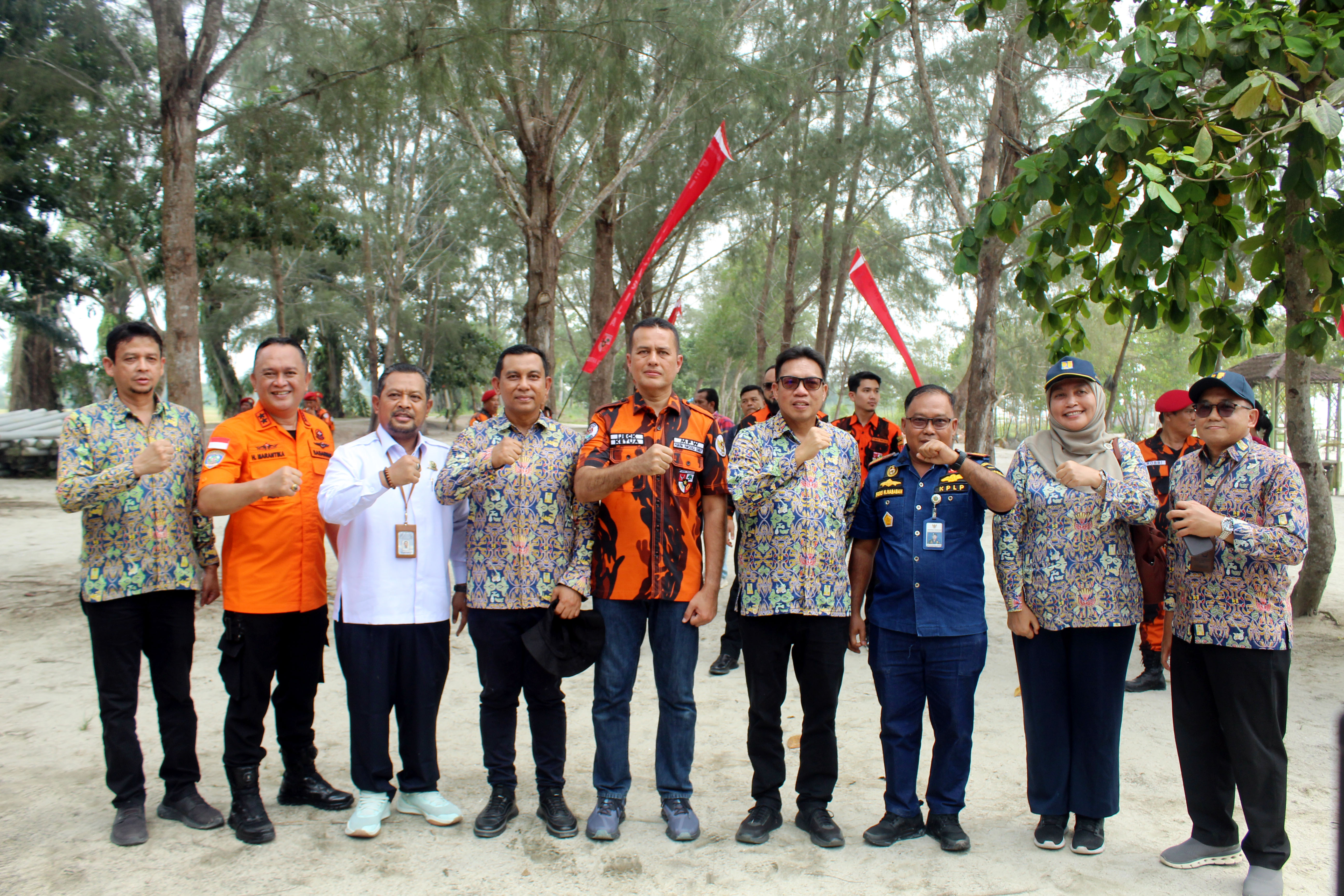 Penanaman Pohon Pelindung Bersama Anggota DPR RI Komisi V Periode 2024–2029