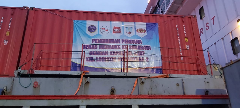 MUATAN BALIK TOL LAUT, ENAM BELAS KONTAINER DARI MERAUKE TIBA SURABAYA