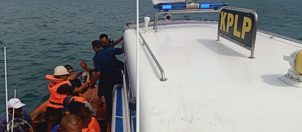 TERJADI KEBOCORAN, KAPAL LAYAR MOTOR PENGANGKUT 316 TON KAOLIN TENGGELAM DI PERAIRAN BELITUNG TERJADI KEBOCORAN, KAPAL LAYAR MOTOR PENGANGKUT 316 TON KAOLIN TENGGELAM DI PERAIRAN BELITUNG