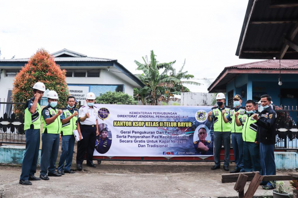 TINGKATKAN KESELAMATAN PELAYARAN, HINGGA NOVEMBER 2020 KEMENHUB TERBITKAN 69.464 PAS KECIL KAPAL TRADISIONAL DAN NELAYAN