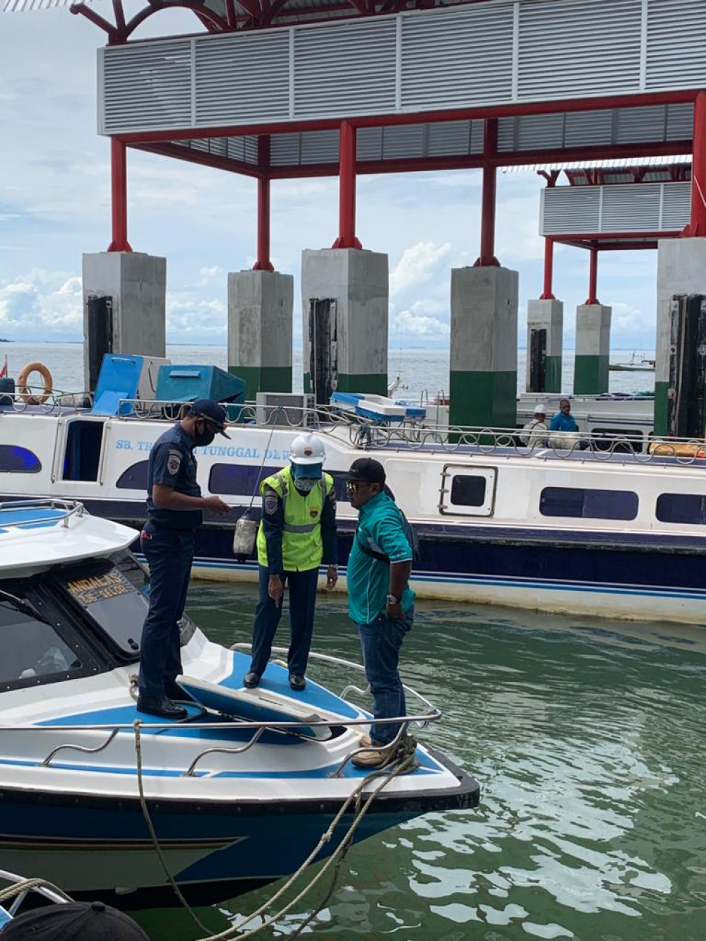 PERIKSA 12 SPEEDBOAT DI PELABUHAN TANGKAYU 1, KSOP KELAS III TARAKAN TEMUKAN 6 LIFEBUOY DAN 28 LIFE JACKET YANG TIDAK LAIK