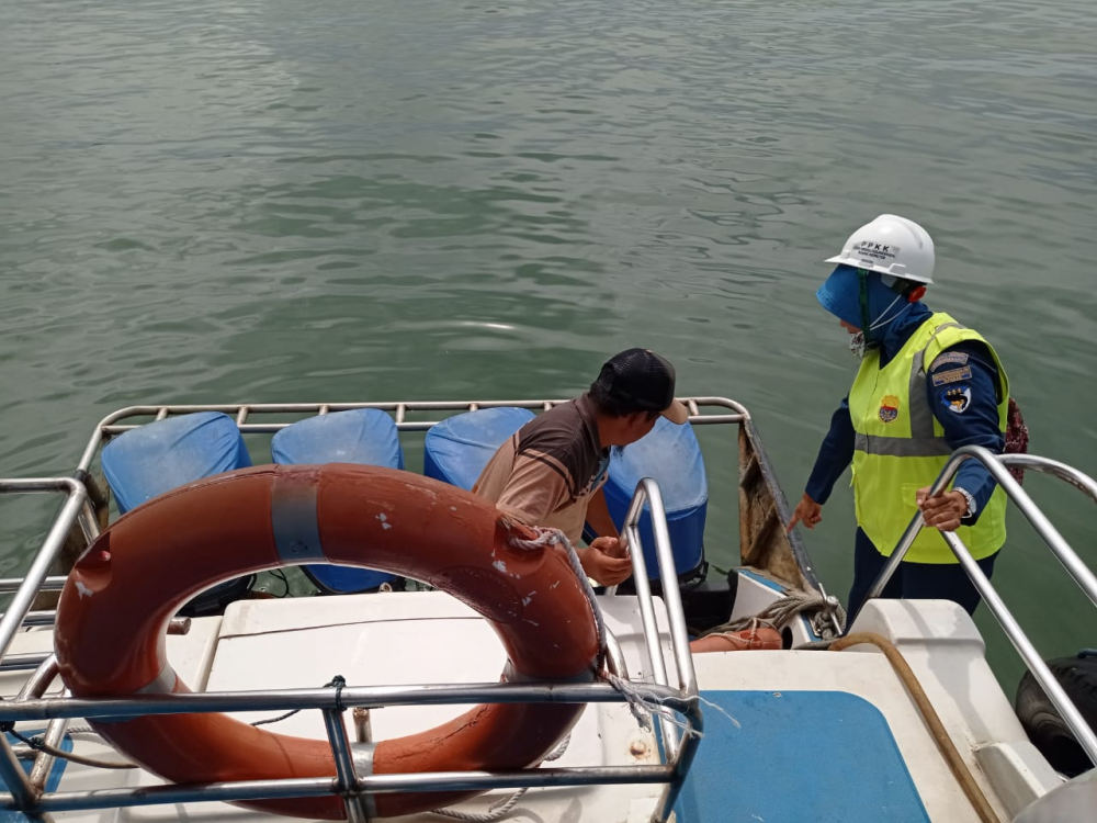 PERIKSA 12 SPEEDBOAT DI PELABUHAN TANGKAYU 1, KSOP KELAS III TARAKAN TEMUKAN 6 LIFEBUOY DAN 28 LIFE JACKET YANG TIDAK LAIK