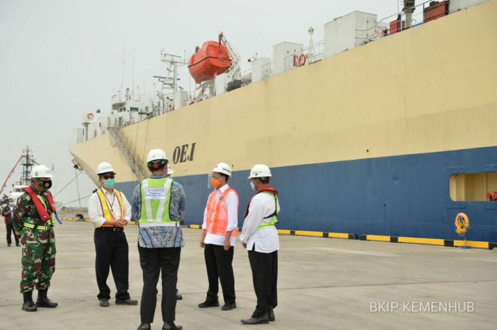 JELANG SOFT LAUNCHING, MENHUB TINJAU UJI COBA BONGKAR MUAT PELABUHAN PATIMBAN