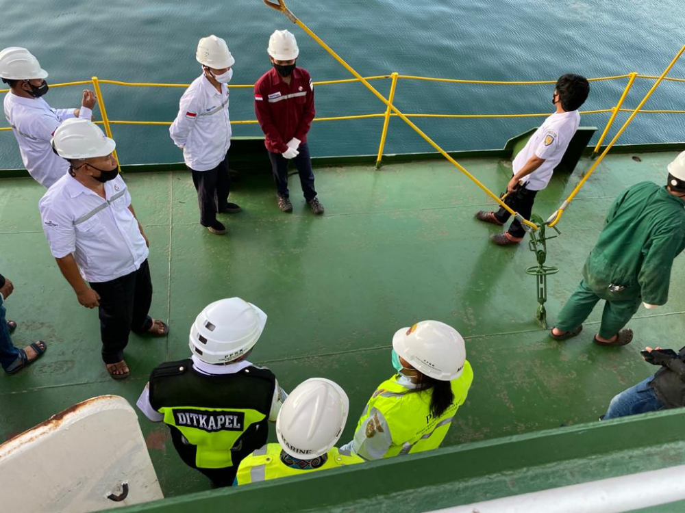 JELANG NATAL TAHUN 2020 DAN TAHUN BARU 2021, TIM PEMERIKSAAN KELAIKLAUTAN KAPAL DITJEN HUBLA UJI PETIK SECARA ACAK TIGA KAPAL PENUMPANG DI PELABUHAN JAYAPURA