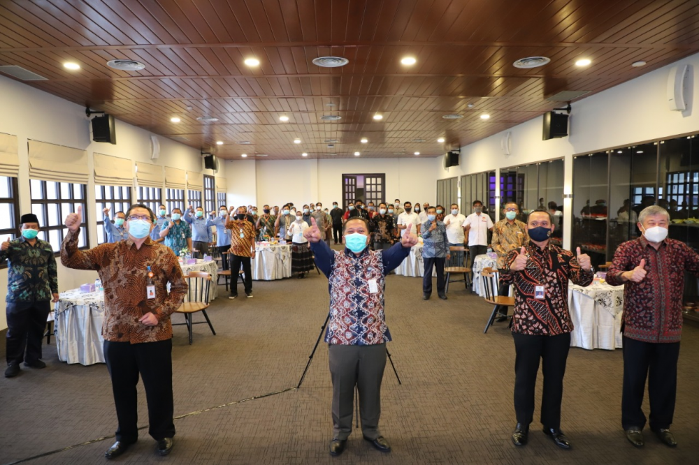 SISTEM MONITORING DALAM PENGAWASAN KEGIATAN BONGKAR MUAT
