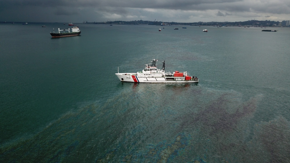 AKSI QUICK RESPONSE TEAM (QRT) DITJEN HUBLA TEKAN PENCEMARAN MINYAK DI LAUT PASCA TENGGELAMNYA KAPAL TSHD KING RICHARD X