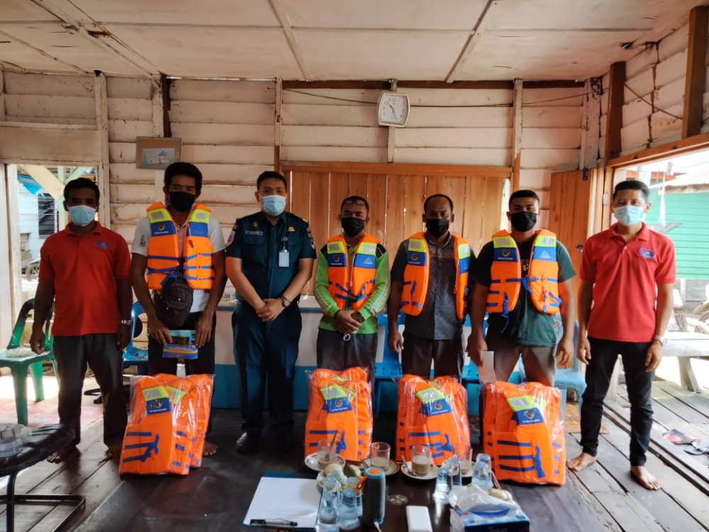 GELAR KAMPANYE KESELAMATAN PELAYARAN, KSOP KELAS I TANJUNG BALAI KARIMUN BAGIKAN SERIBU LIFE JACKET