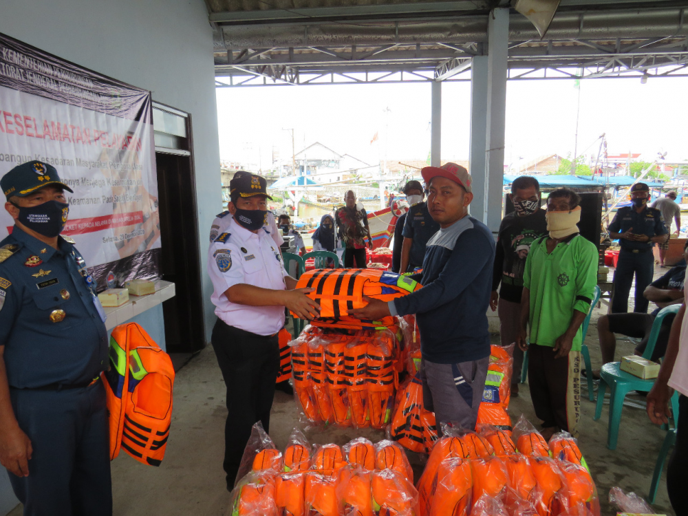 JELANG AKHIR TAHUN 2020, KEMENHUB SOSIALISASIKAN KESELAMATAN PELAYARAN DI PELABUHAN TEGAL