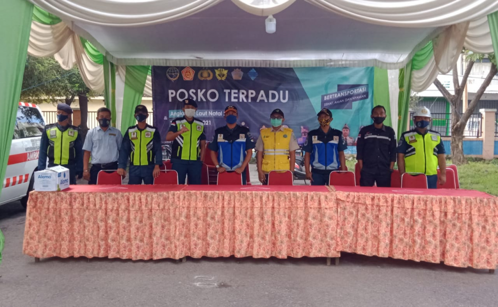 GIAT PENEGAKAN PROTOKOL KESEHATAN MELALUI PEMBATASAN JAM OPERASIONAL KAPAL PENYEBRANGAN TRADISIONAL UNTUK PARA WISATAWAN YANG HENDAK MENYEBERANG DARI PELABUHAN PROBOLINGGO KE PULAU GILI KETAPANG DEMI MENCEGAH PENYEBARAN WABAH COVID-19 DI PELABUHAN PROBOLI