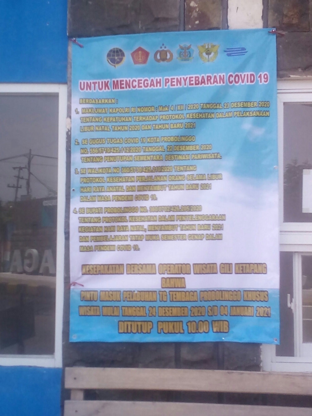 GIAT PENEGAKAN PROTOKOL KESEHATAN MELALUI PEMBATASAN JAM OPERASIONAL KAPAL PENYEBRANGAN TRADISIONAL UNTUK PARA WISATAWAN YANG HENDAK MENYEBERANG DARI PELABUHAN PROBOLINGGO KE PULAU GILI KETAPANG DEMI MENCEGAH PENYEBARAN WABAH COVID-19 DI PELABUHAN PROBOLI