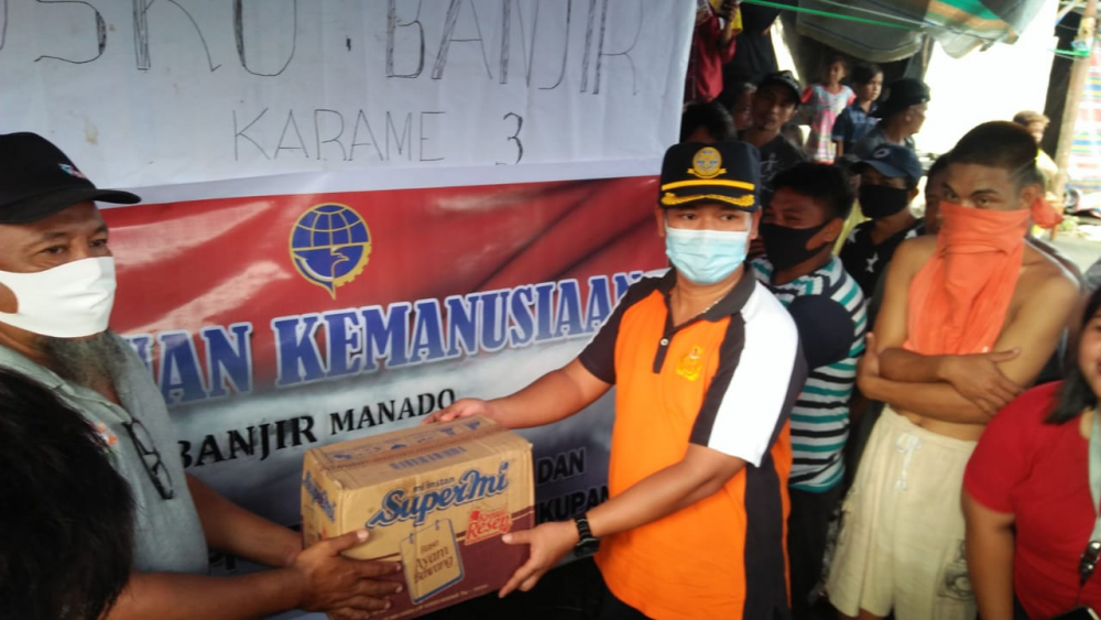UPP LIKUPANG TERJUN LANGSUNG KE LAPANGAN MEMBANTU KORBAN BENCANA BANJIR DI MANADO
