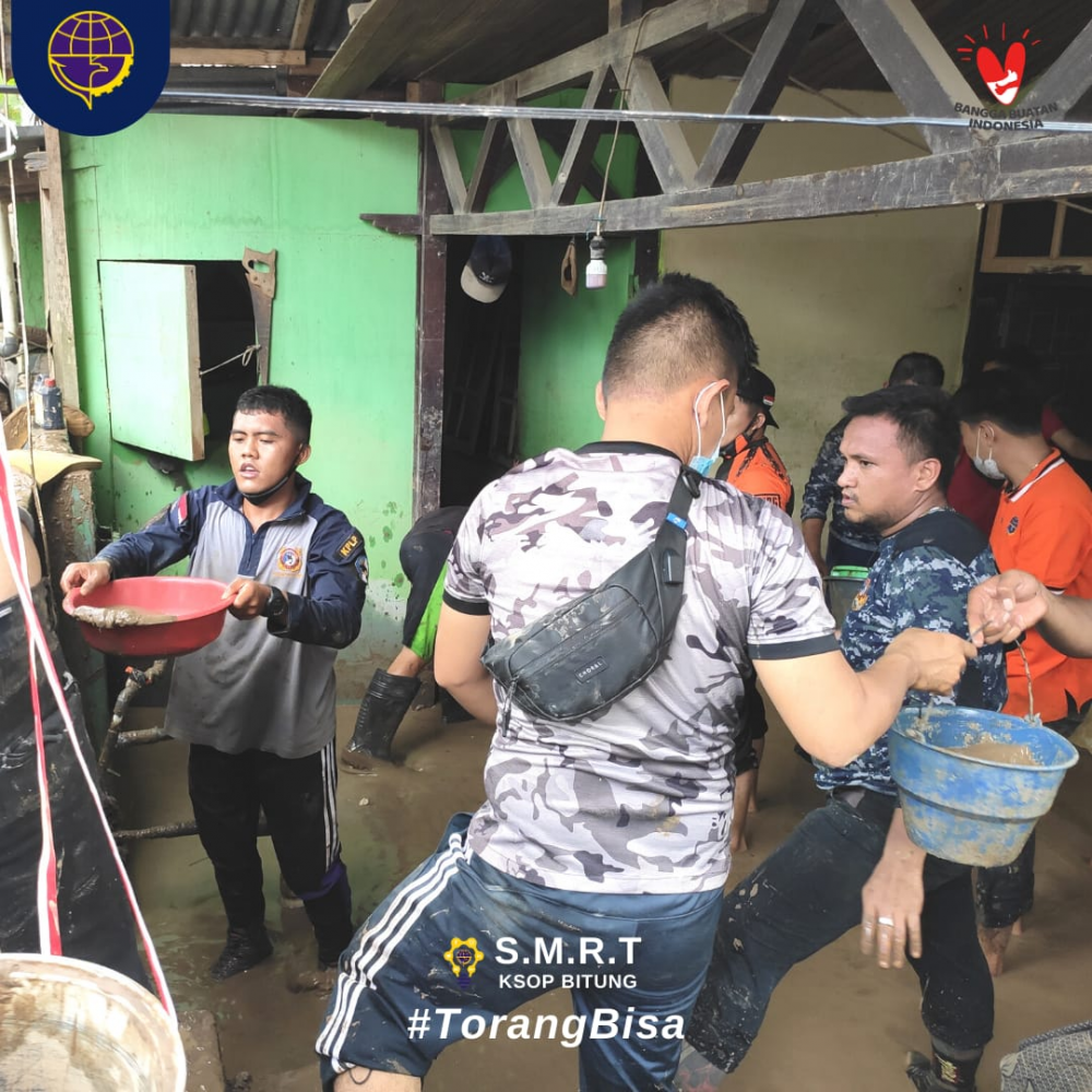 Aksi Cepat Tanggap, KSOP Bitung Bantu Korban Bencana Manado