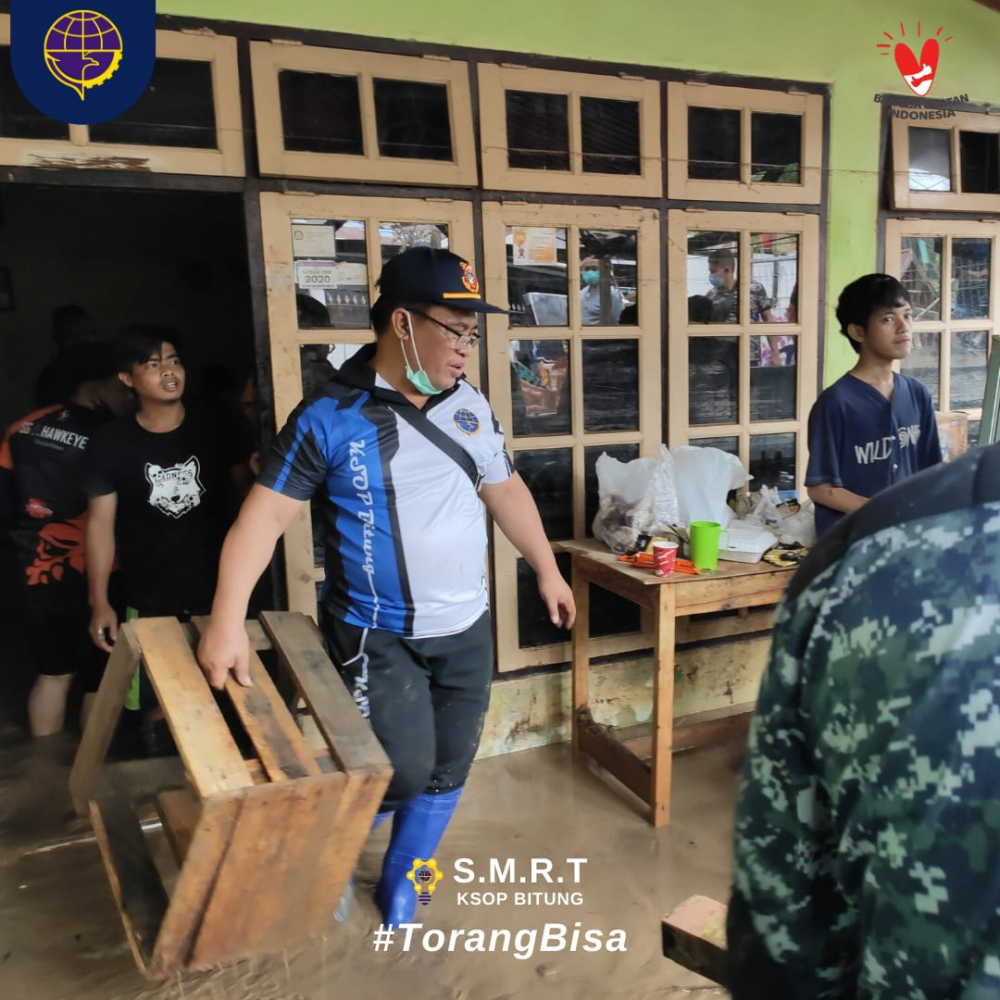 Aksi Cepat Tanggap, KSOP Bitung Bantu Korban Bencana Manado